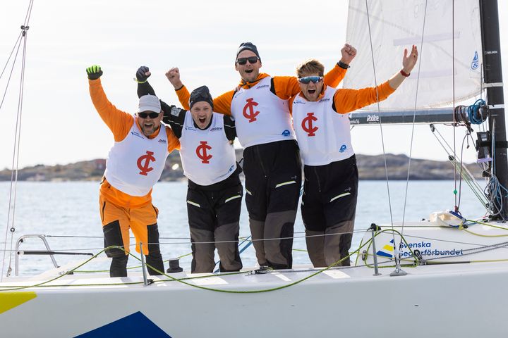 Klass IOD med Johnie Berntsson, Herman Andersson, Björn Lundgren och Oscar Angervall vann seglingens Mästare. Foto: Daniel Stenholm