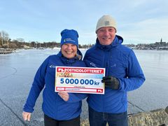 5 miljoner i icke öronmärkt stöd från Postlodlotteriet som möjliggör att lägga pengarna där de behövs som mest. Fv: Marie Björling Duell, generalsekreterare och Olof Granander, ordförande i Svenska Seglarförbundet.