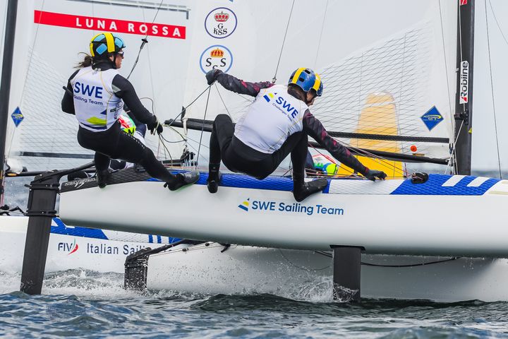 Ida Svensson/Marcus Dackhammar är trea på VM i Nacra. Foto: Sailing Energy