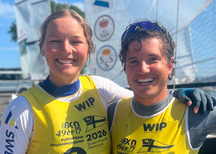 Europamästarna i Nacra 2026 Hanna Jonsson och Emil Järudd. Foto: Niklas Mattes