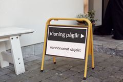 Bild som visar en mäklarskylt med texten "oannonserat"