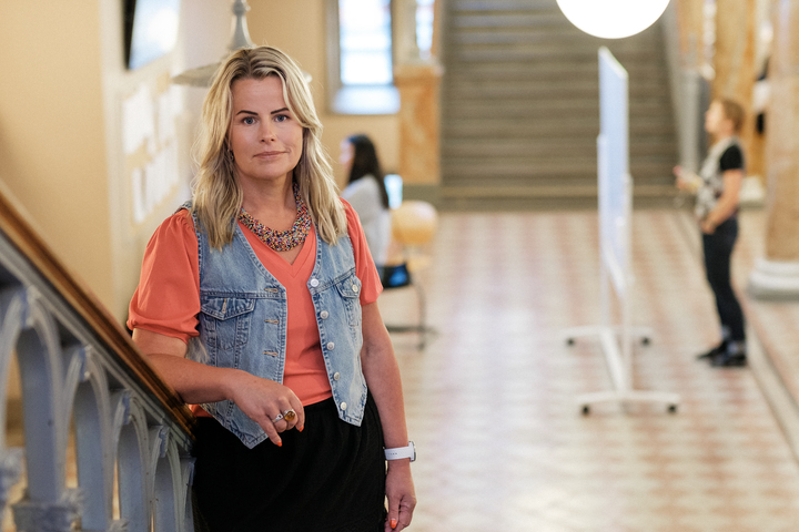 Anna Olskog, ordförande för Sveriges Lärare. En ny rapport från Sveriges Lärare visar att lärare har mindre än två minuter till varje elev, på en 60-minuterslektion.