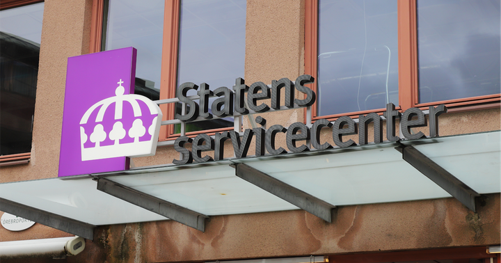 - Regeringens beslut att minska servicecenter i hela landet riskerar att försvaga förtroendet för samhället och myndigheter, säger Rödgrön ledning