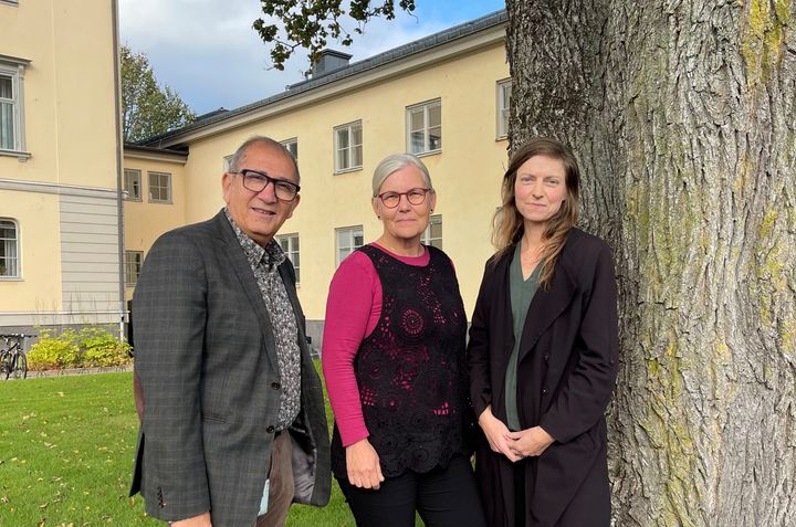 På bilden, Bijan Zainali (S), Tina Ehn (MP) och Louise Jeppsson (V)
