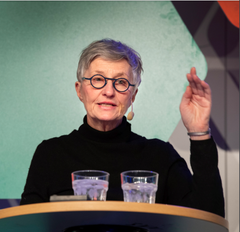 Gertrud Åström reflekterar över kvinnors ekonomiska egenmakt