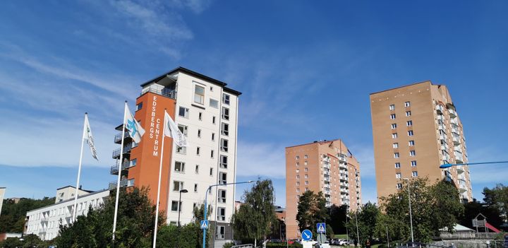 Flerbostadshus, Edsbergs centrum, Sollentunahem FOTO: Hyresgästföreningen