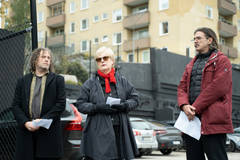 Pressträff med Jens Waldenström, Marie Linder och Ivica Buco utanför Hemholmen 1