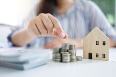 Det kommunlat ägda bostadsbolaget Byggebo går till hyresnämnden för att få höja hyror med upp till 35 procent.