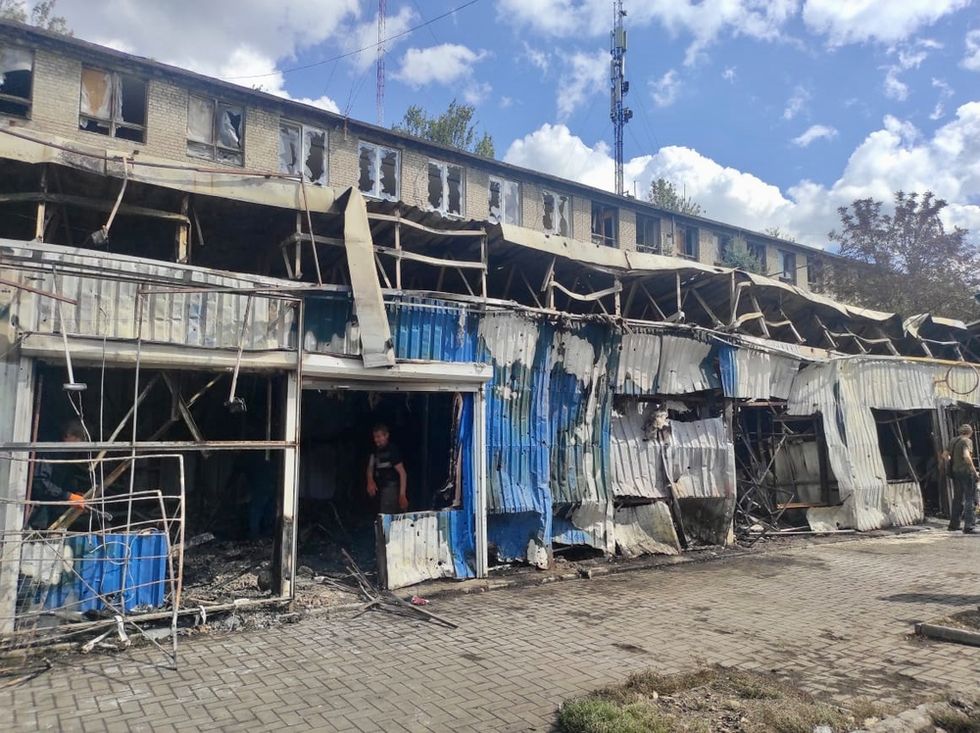 Efter onsdagens explosion på en marknadsplats i Kostiantynivka, i Donetskregionen, tog stadens sjukhus emot 34 skadade patienter, varav 15 var i behov av omedelbar livräddande vård. Foto: Yuliia Trofimova.