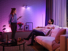 Philips Hue erbjuder smart belysning.