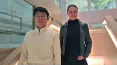 KTH postdoctoral researcher Qirui Cui, the lead author of the study, and (right) KTH Professor Anna Delin.