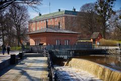 Turbinhuset från 1891 är inte bara en av Sveriges första kraftstationer, utan också en viktig anledning till att Asea valde att flytta till Västerås. Här finns grunden till att Västerås utvecklades till Sveriges energicentrum och en viktig del av Västmanlands industrihistoria. Den 9 april 2024 invgides Turbinhuset som byggnadsminne.