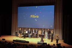 Under Svenska Stadsnätsföreningens årskonferens i Jönköping utsågs ”Årets stadsnät”.  Priset gick till Fibra – det kommunala stadsnätet i Hallstahammar, Strängnäs och Västerås.