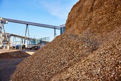 "Att hålla fjärrvärmepriserna på en stabil och konkurrenskraftig nivå har hög prioritet framåt", säger Henrik Holm, ny affärsområdeschef för Värme inom Mälarenergi.