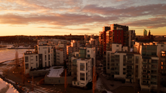 Tidigare har Högspänning rört sig mycket i skog och på landsbygd. I och med Mälarenergis inträde, får tittarna även följa utvecklingen av den resurseffektiva staden, bland annat i Västerås.