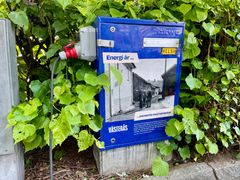 Energi är ... pauserna med kompisarna. Det här elskåpet visar en bild på skolelever från Rudbeckianska skolan, som tar en paus på Rektorsgatan 1963.