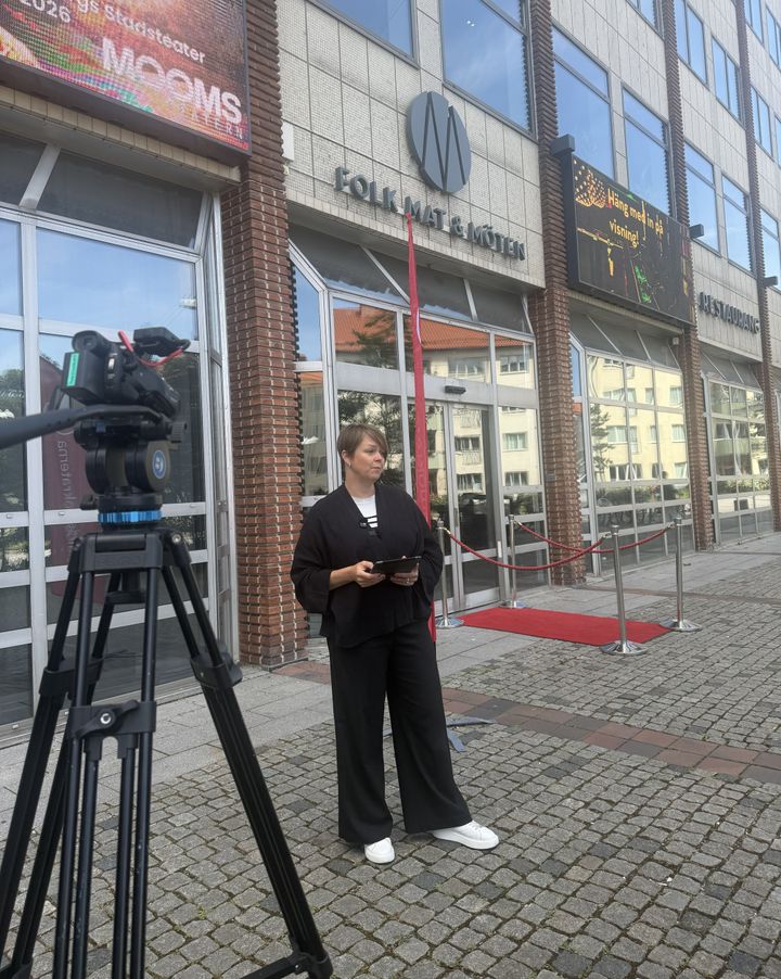 Katrin Stjernfeldt Jammeh (S) presenterar Socialdemokraterna i Malmös vallöfte om att erbjuda gratis körkortsutbildning till alla gymnasieelever som går på yrkesprogram