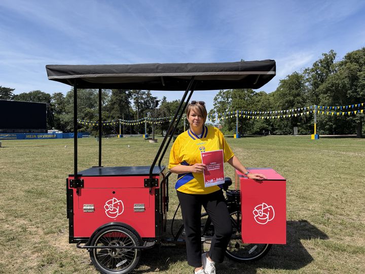 Katrin Stjernfeldt Jammeh (S) presenterar vallöfte om att fler barn och unga i Malmö ska kunna föreningsidrotta