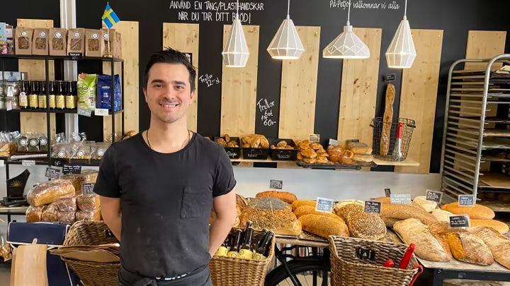 Dani Falksund-Abdallahad på Petjos café och konditori samt nya bageri ser kontakterna med kommunen som en tillgång.