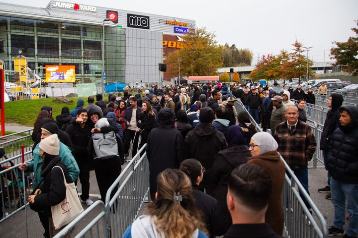 Kilometerlånga köer när POWER Heron slog upp dörrarna.