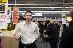 Bobo Zivkovic, varuhuschef på POWER Högsbo, vid nyöppningen