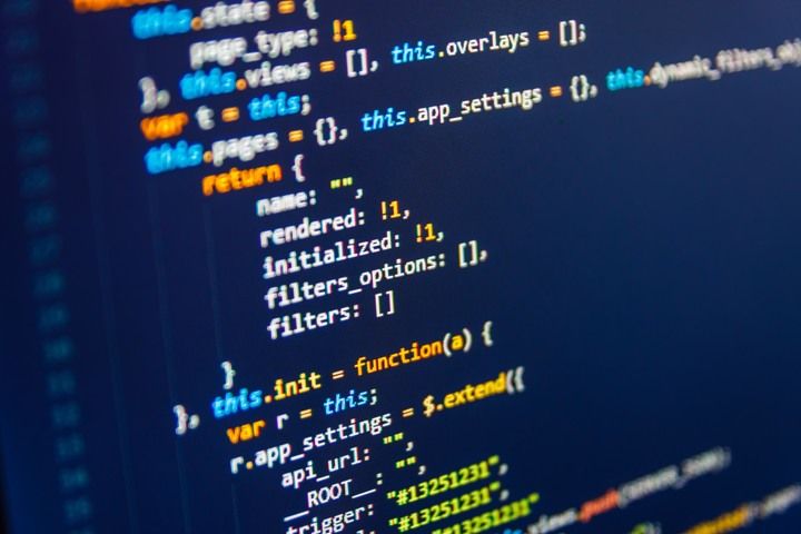 Med rätt arbetssätt går det att införa generativ AI utan att tappa kontrollen över kvalitet, ansvar och förtroende hävdar Liang Yu i sin avhandling i programvaruteknik vid BTH..