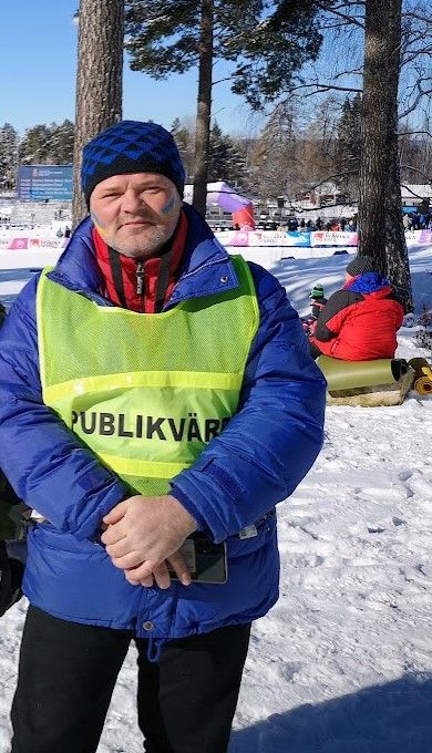 Yevhenii Shcherbynskyi fick genom Folkuniversitetet möjlighet att arbeta som funktionär på Svenska Skidspelen.