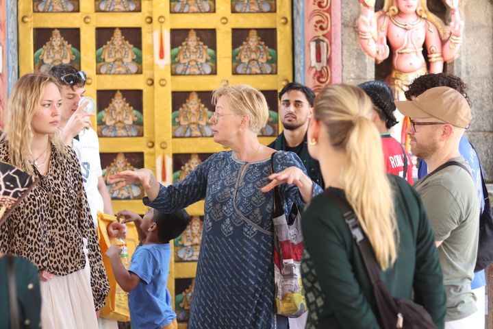 Internationella gymnasiets elever och lärare på studieresa i Indien.