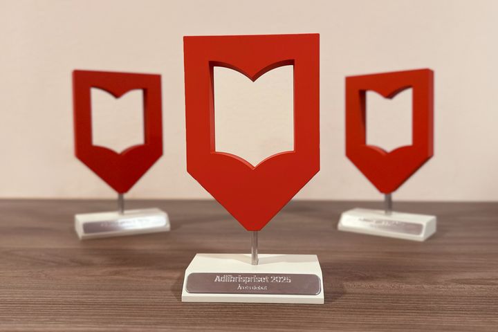 Adlibrispriset är läsarnas bokpris och har delats ut varje år sedan 2019.