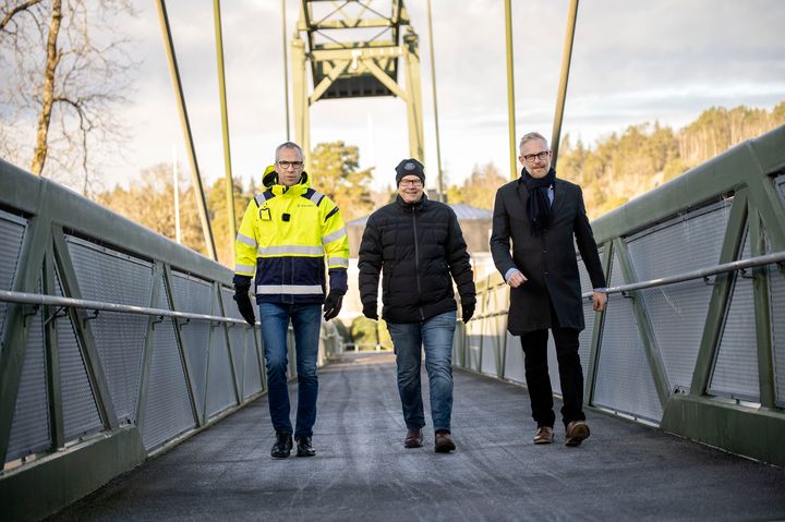 Mikael Nummedal, projektchef på Trafikverket, Benny Augustsson, kommunstyrelsens ordförande i Vänersborg och Peter Eriksson, kommunstyrelsens ordförande i Trollhättan.