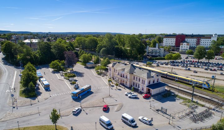 Den 4 februari hälsas pendlare välkommen åter.