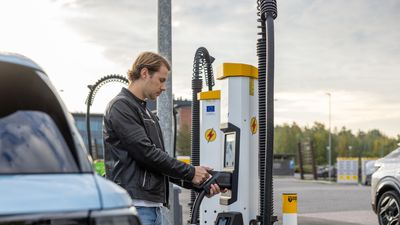 St1 stärker sitt EV-erbjudande genom partnerskap med Virta och Northe