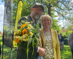 PiratenPristagaren 2022 Kalle Lind med Henrietta Hansson, vd Sparbanken Syd.