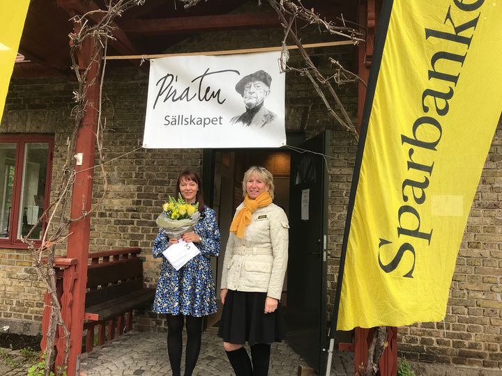 Årets PiratenPristagare Lina Wolff och Henrietta Hansson vd, Sparbanken Syd