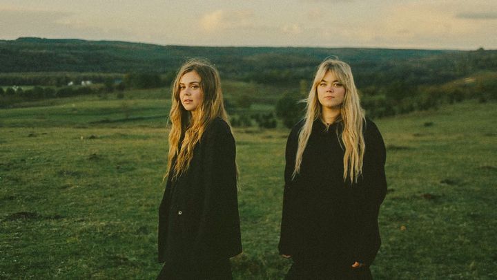 Systrarna Klara och Johanna Söderberg i First Aid Kit kommer till Scandinavium den 1 mars.
