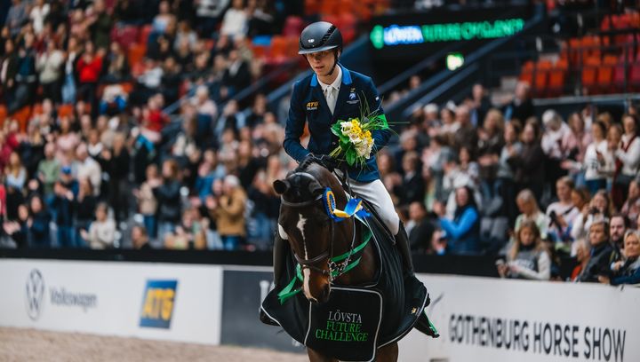 André Brandt vann meetingpriset för Lövsta Future Challenge Jumping U25 i Scandinavium 2023. Foto: Johan Lilja