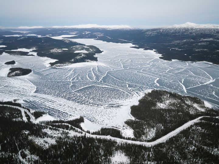 Drönarbild över det planerade nickelgruvsområdet i Rönnbäck. Flera samiska representanter som Amnesty International har pratat med har refererat till detta som ett kärnområde för samisk kultur.