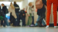 Många som arbetar i skolan upplever hög arbetsbelastning, stress och hotfulla situationer.