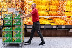 John Seiborg i butiken