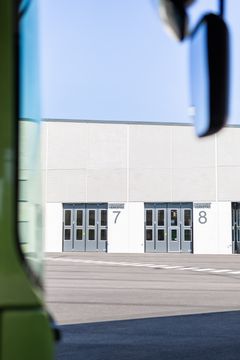 Depån har garage, tvätthall, verkstad och en egen lackbox.