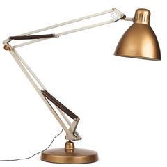 Golvlampa "Moloch" ed. 009, ca 1970-71 av Gaetano Pesce såld till ett slutpris på 1 025 000 SEK på första dagen av Bukowskis liveauktion för samtida konst och design.