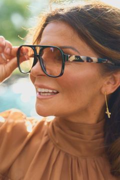 Carolas egendesignade solglasögon Confidence.