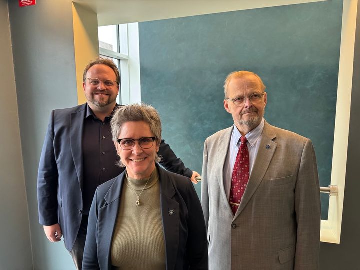Daniel Andersson (L), Karola Svensson (C) och Johnny Bröndt (M).
