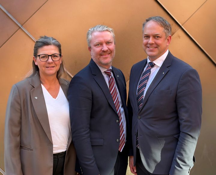 Gruppledningen för Moderaterna i Västra Götalandsregionen. Angela Fast Torstensson, Lars Holmin och Peter Hermansson.
