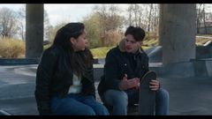 Sora Elding och Dennis Boric i Genom mina Ögon – ett nytt kunskapsdrama för högstadiet från UR.