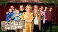 I den nya säsongen av Seniorsurfarna medverkar Suzanne Reuter, Per Fritzell, Irma Lehtosalo, Olle Jönsson, Kalle Moraeus, Marianne Eklöf Törnblom och Janne Josefsson. Foto: Gabriel Liljevall/UR.