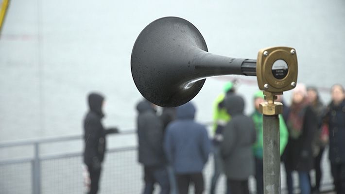 Utomhustuta som används vid signalen viktigt meddelande till allmänheten.