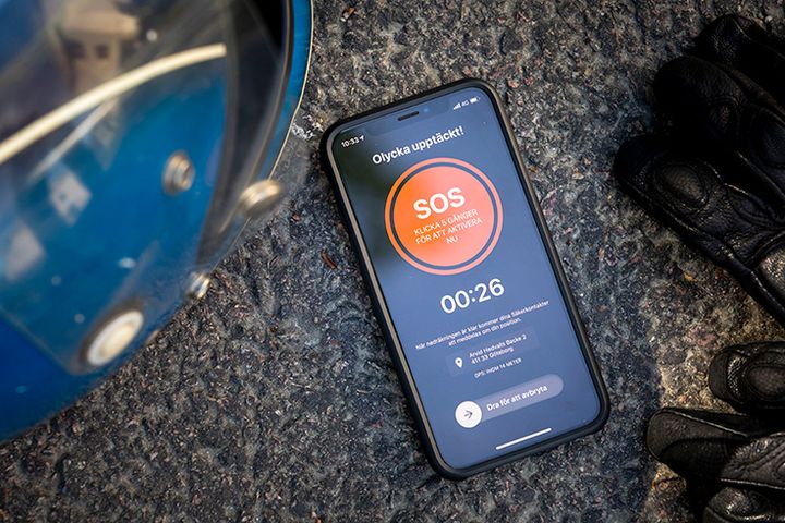 Mobiltelefon som visar vyn när en olycka är upptäckt i appen Detecht.