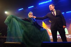 Soy och Mr Positive är konferencierer för Musikschlaget, en musikfestival för och av musiker med funktionsnedsättningar. Musikschlaget har som syfte att ge artister med funktionsnedsättning en plattform att stå på.