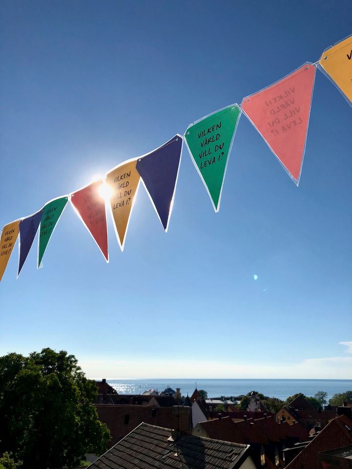 Flaggspel i Almedalen